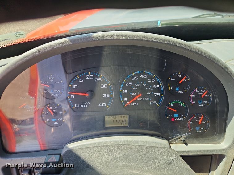 image for item EI8325 2005 International 7400 dump truck