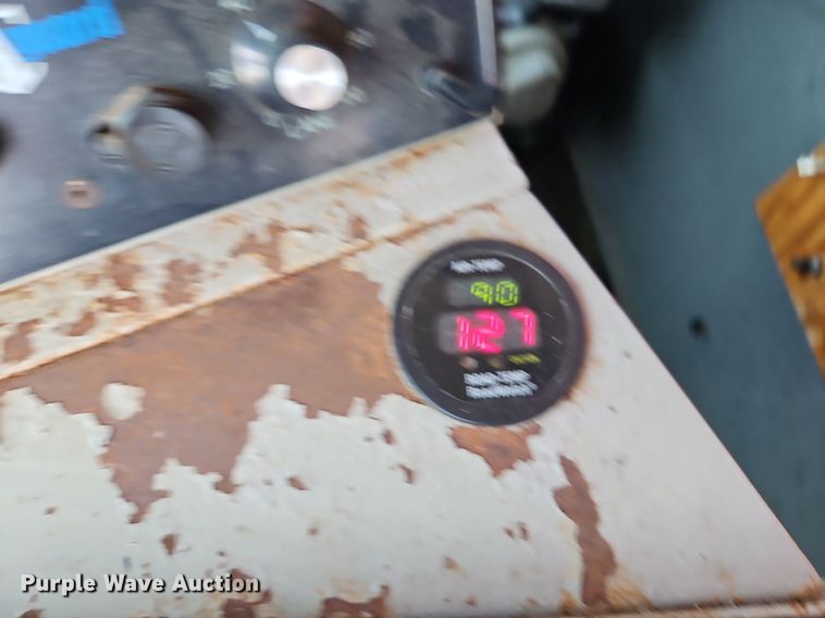 image for item EI8325 2005 International 7400 dump truck