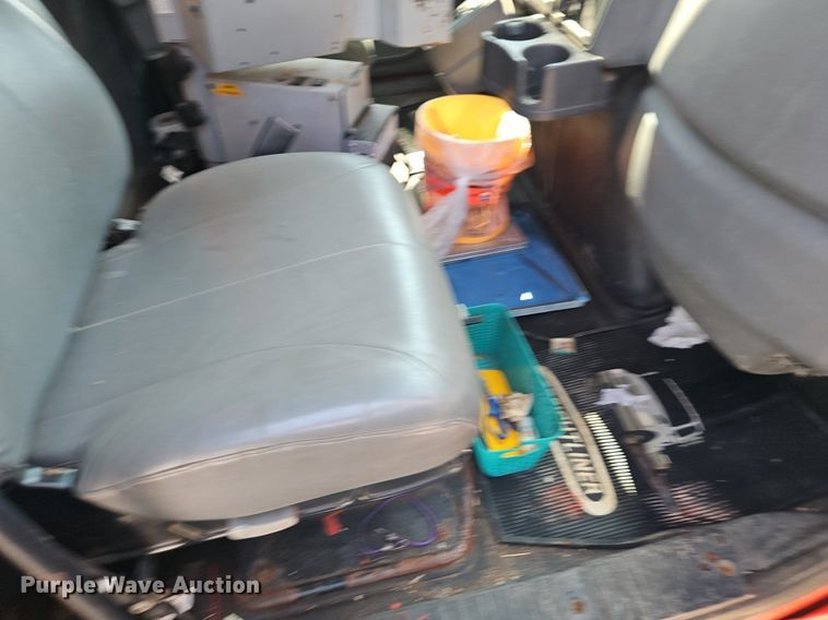 image for item EI8325 2005 International 7400 dump truck