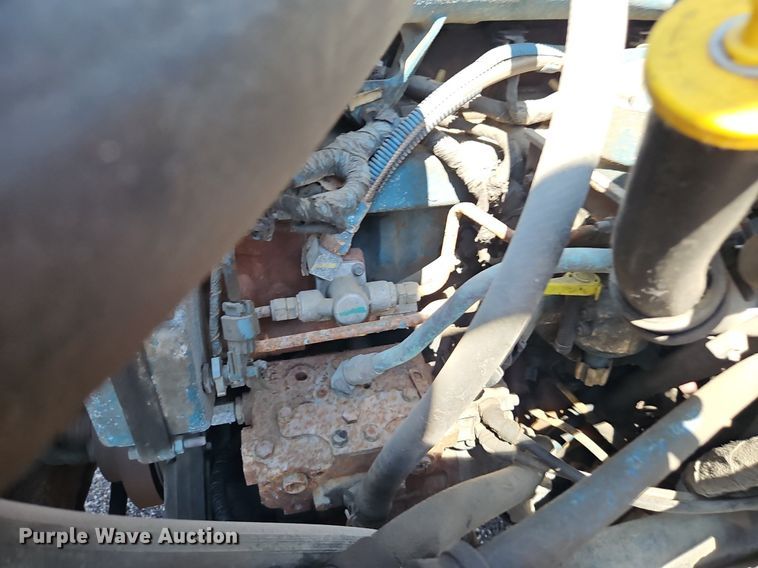 image for item EI8325 2005 International 7400 dump truck