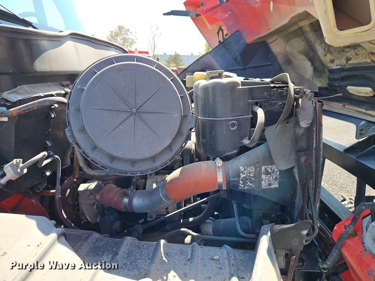 image for item EI8325 2005 International 7400 dump truck