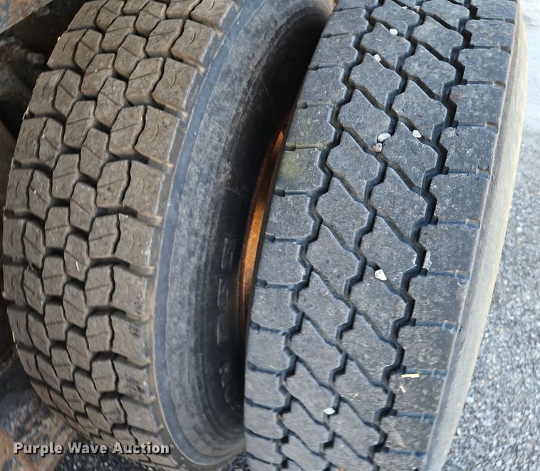 image for item EI8325 2005 International 7400 dump truck