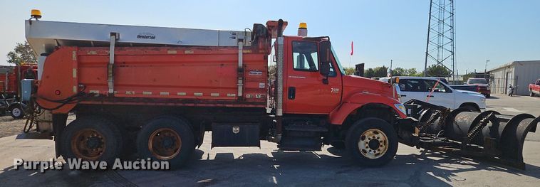 image for item EI8328 2005 International 7400 dump truck