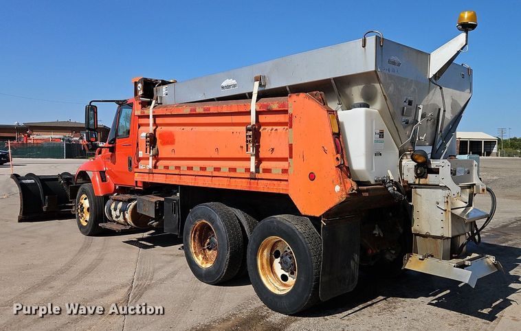 image for item EI8328 2005 International 7400 dump truck