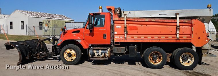 image for item EI8328 2005 International 7400 dump truck