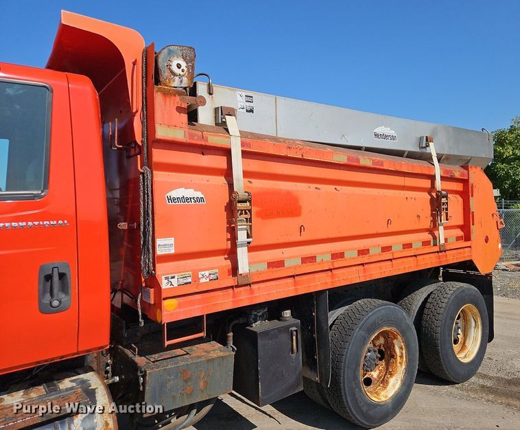image for item EI8328 2005 International 7400 dump truck