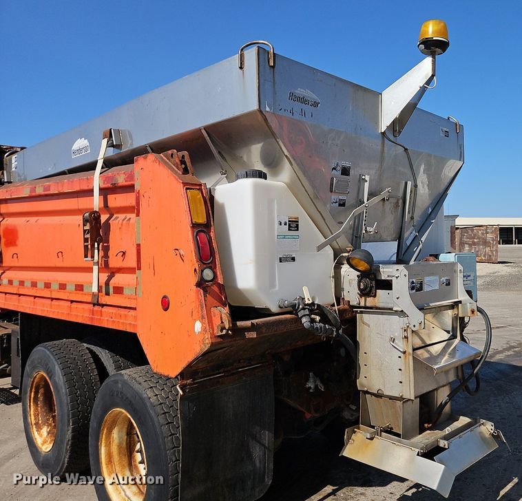 image for item EI8328 2005 International 7400 dump truck