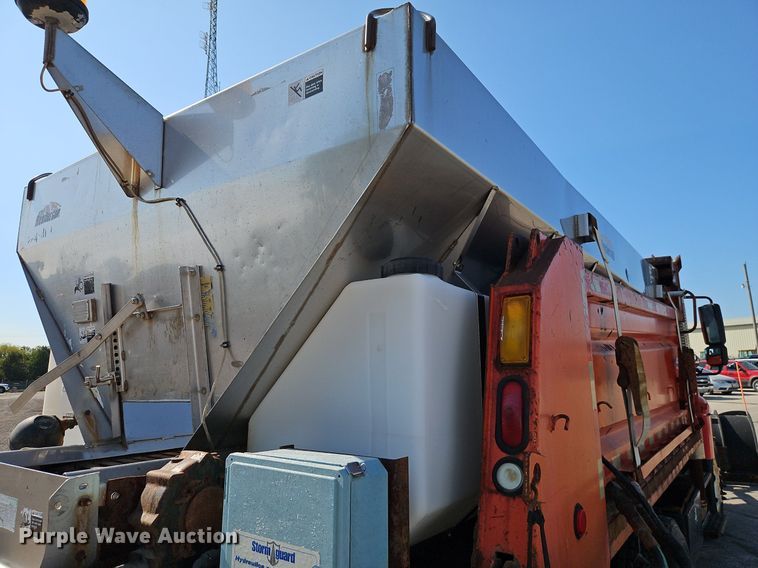 image for item EI8328 2005 International 7400 dump truck