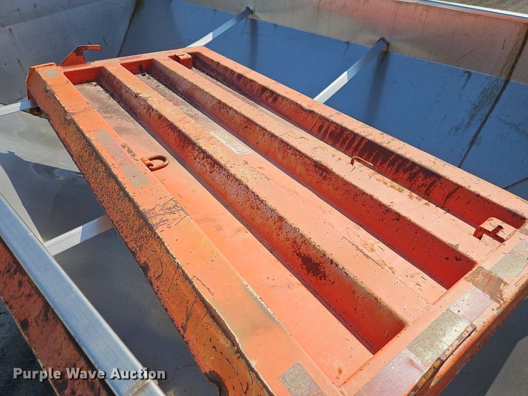 image for item EI8328 2005 International 7400 dump truck