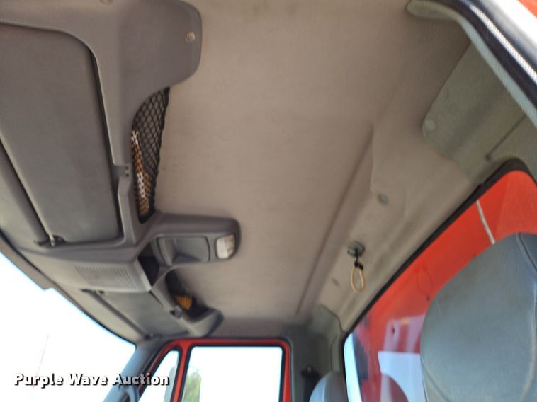 image for item EI8328 2005 International 7400 dump truck