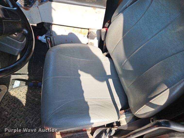 image for item EI8328 2005 International 7400 dump truck