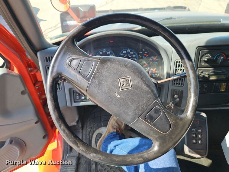 image for item EI8328 2005 International 7400 dump truck