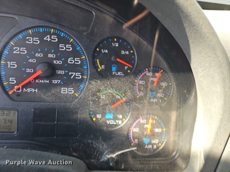 image for item EI8328 2005 International 7400 dump truck