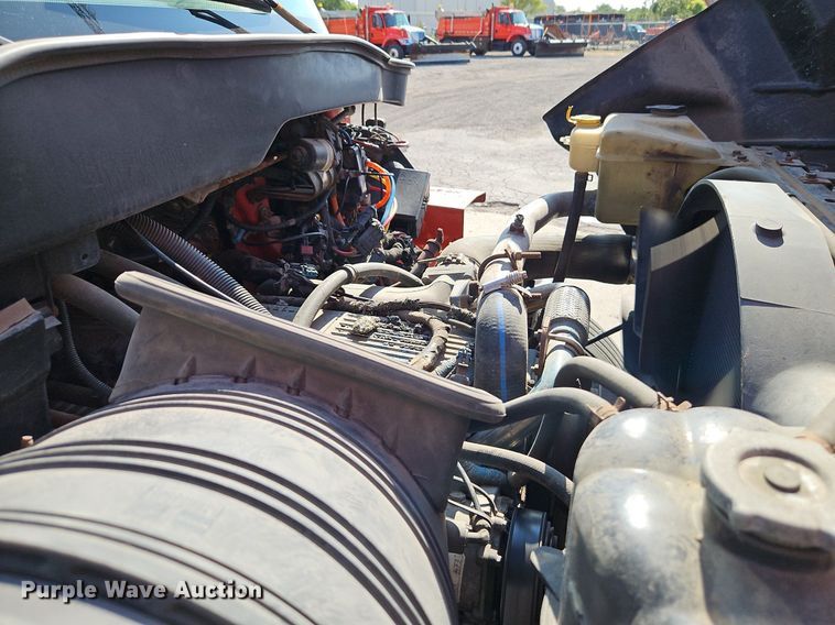 image for item EI8328 2005 International 7400 dump truck