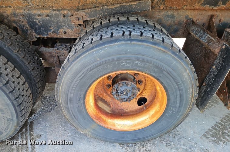 image for item EI8328 2005 International 7400 dump truck