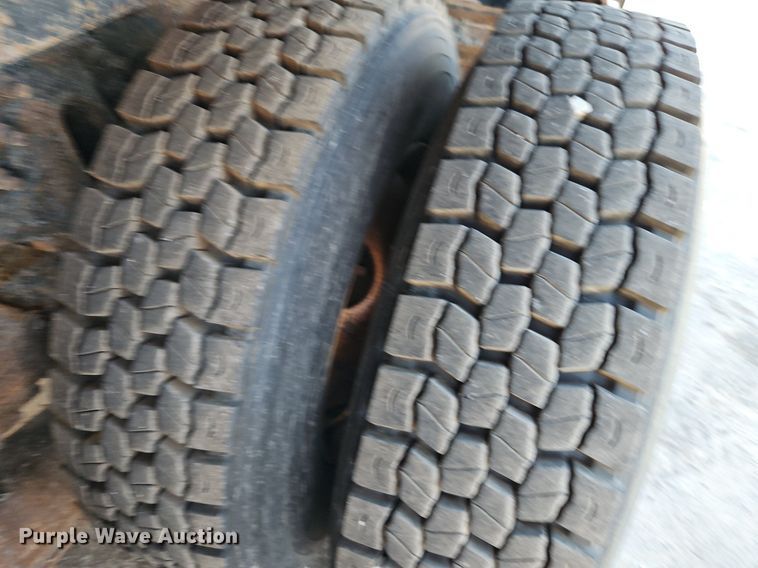 image for item EI8328 2005 International 7400 dump truck