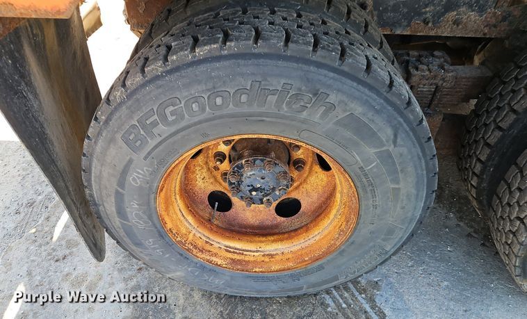 image for item EI8328 2005 International 7400 dump truck