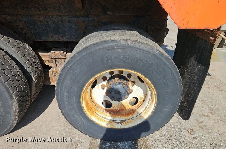 image for item EI8328 2005 International 7400 dump truck