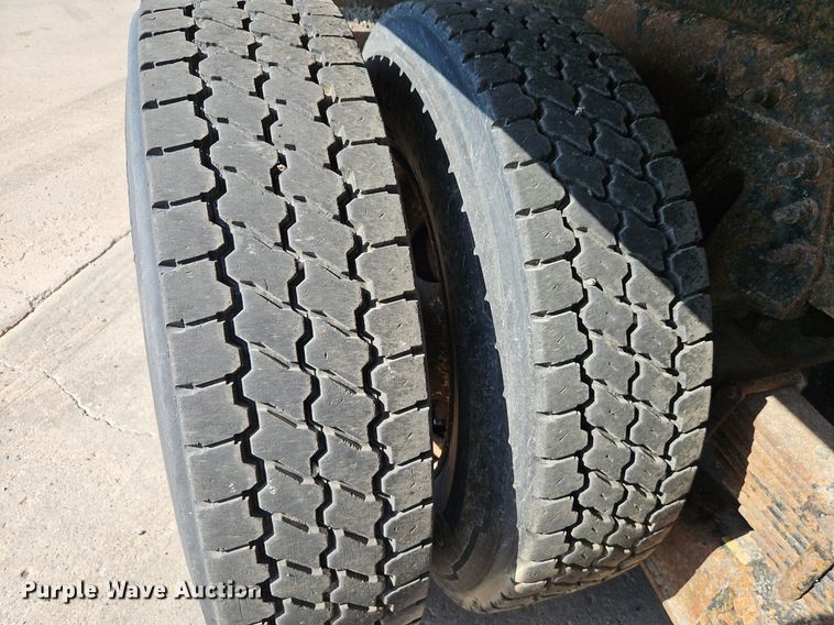 image for item EI8328 2005 International 7400 dump truck