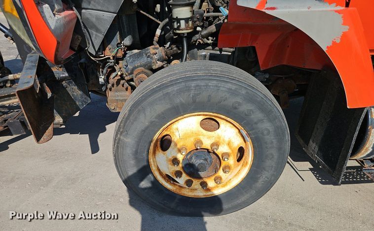 image for item EI8328 2005 International 7400 dump truck