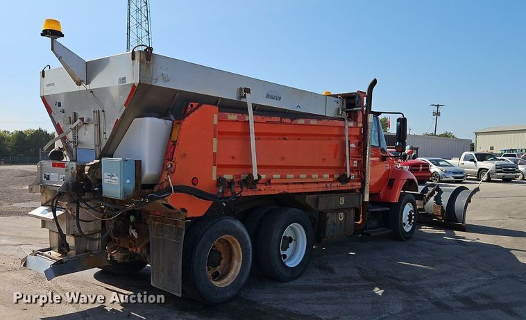 image for item EI8329 2005 International 7400 dump truck