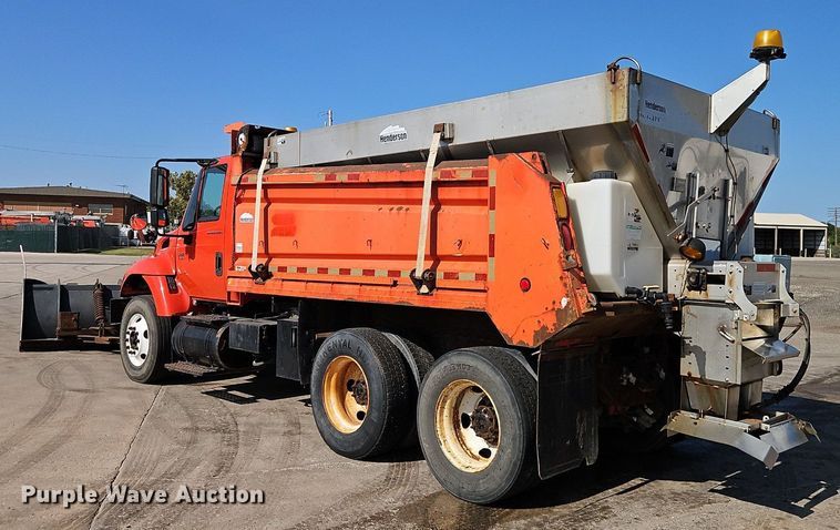 image for item EI8329 2005 International 7400 dump truck