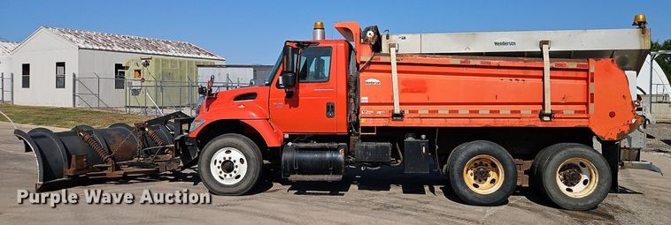 image for item EI8329 2005 International 7400 dump truck