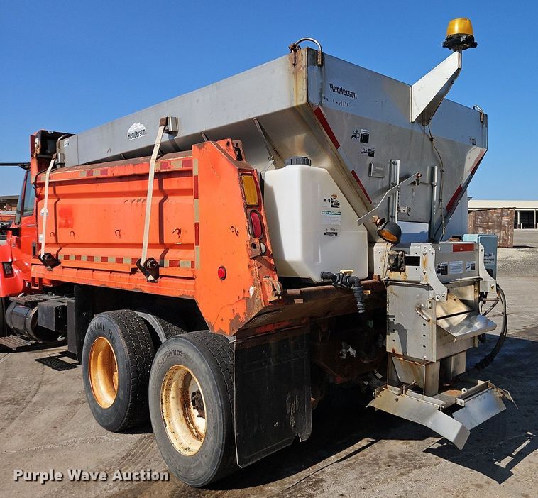 image for item EI8329 2005 International 7400 dump truck