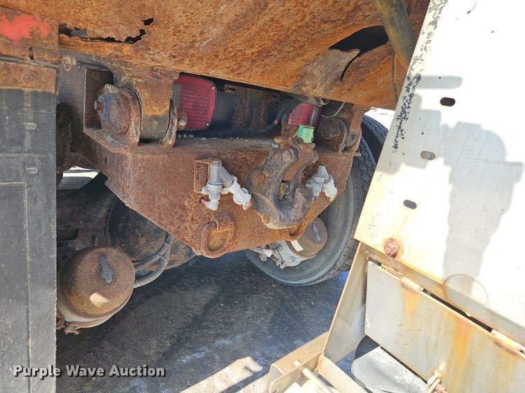 image for item EI8329 2005 International 7400 dump truck