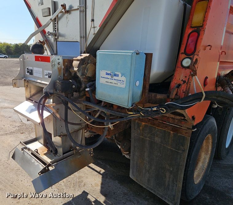 image for item EI8329 2005 International 7400 dump truck