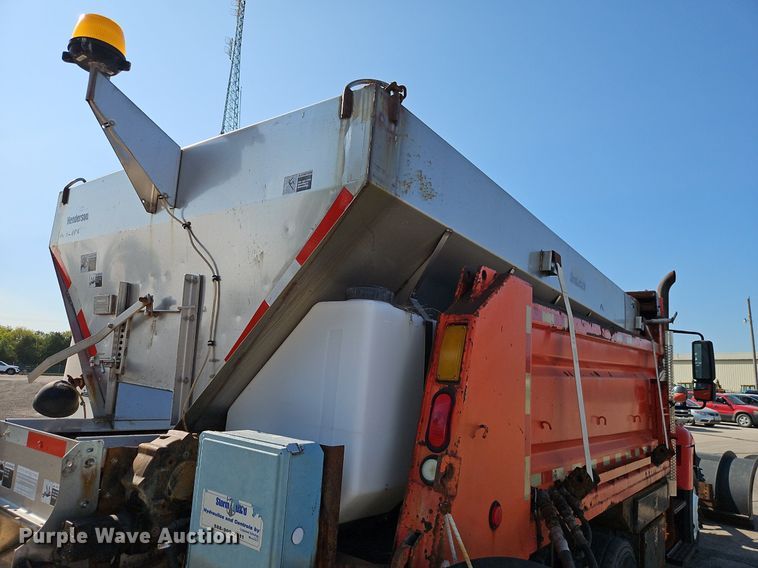 image for item EI8329 2005 International 7400 dump truck