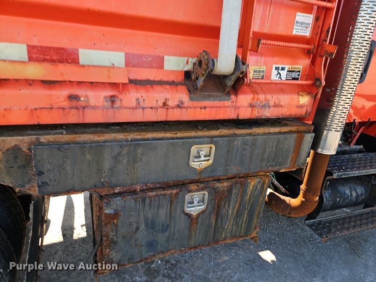 image for item EI8329 2005 International 7400 dump truck