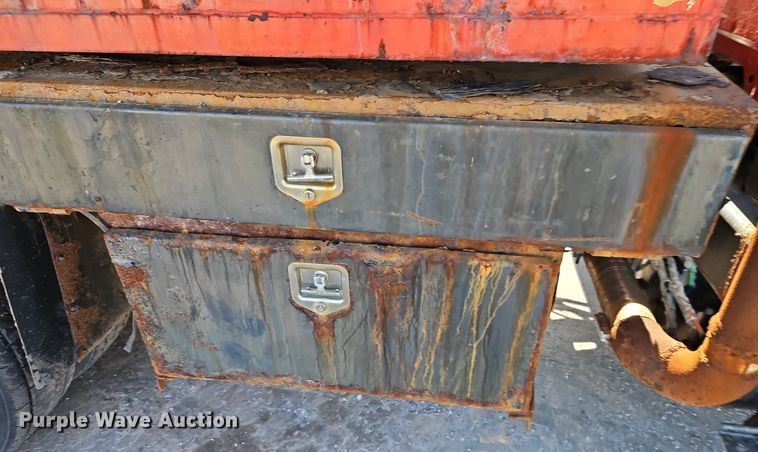 image for item EI8329 2005 International 7400 dump truck