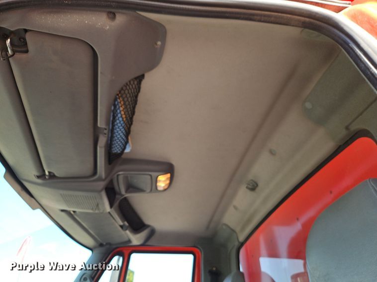 image for item EI8329 2005 International 7400 dump truck