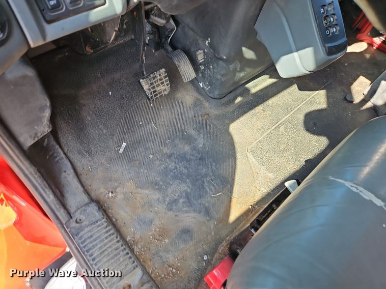 image for item EI8329 2005 International 7400 dump truck