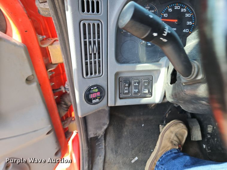 image for item EI8329 2005 International 7400 dump truck