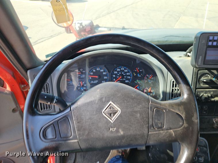 image for item EI8329 2005 International 7400 dump truck