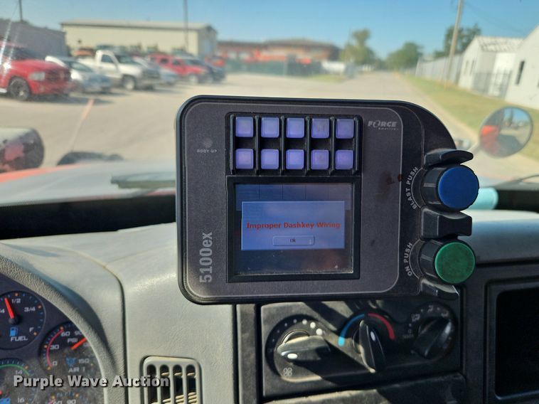 image for item EI8329 2005 International 7400 dump truck