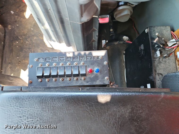 image for item EI8329 2005 International 7400 dump truck