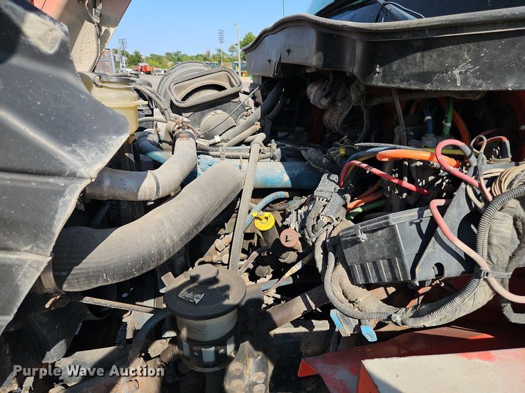 image for item EI8329 2005 International 7400 dump truck