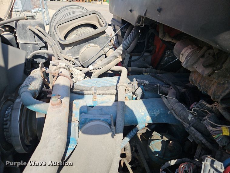 image for item EI8329 2005 International 7400 dump truck