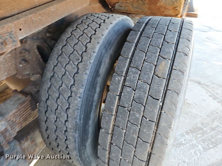 image for item EI8329 2005 International 7400 dump truck