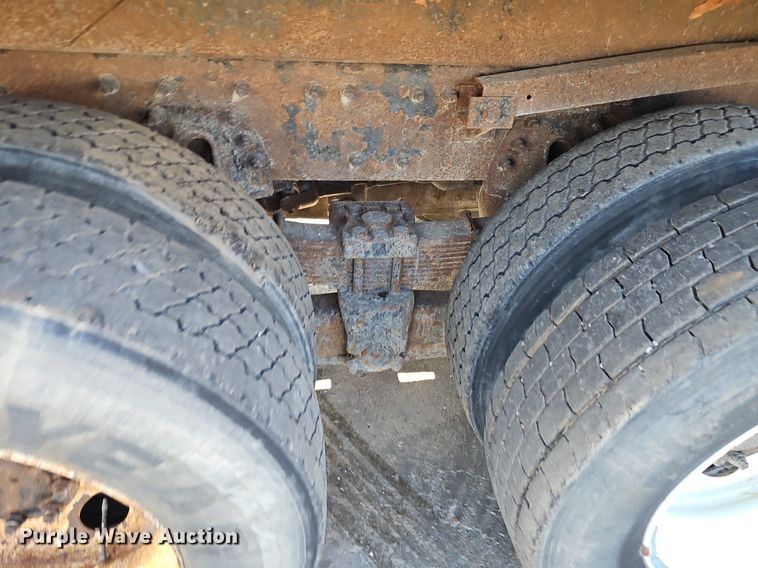 image for item EI8329 2005 International 7400 dump truck