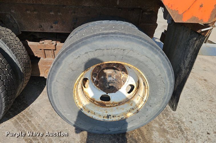 image for item EI8329 2005 International 7400 dump truck