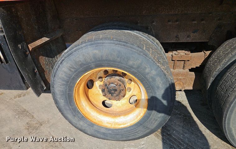 image for item EI8329 2005 International 7400 dump truck