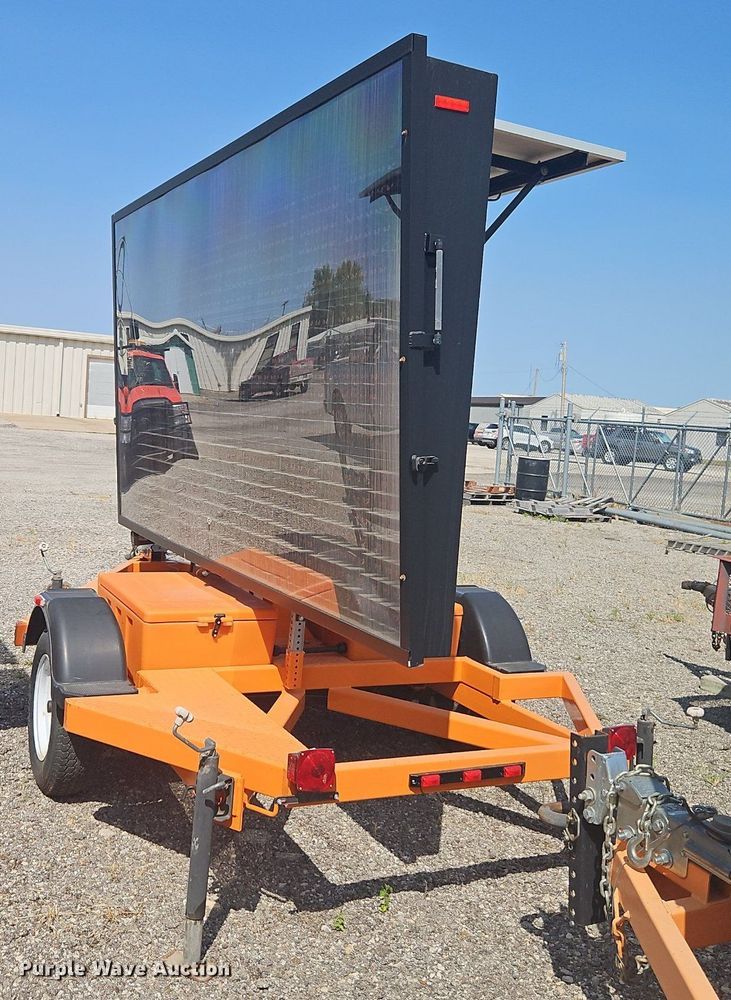 image for item EI8333 2013 Ver-Mac PCMS1210 message board trailer