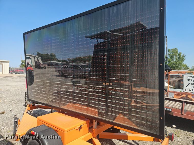 image for item EI8333 2013 Ver-Mac PCMS1210 message board trailer