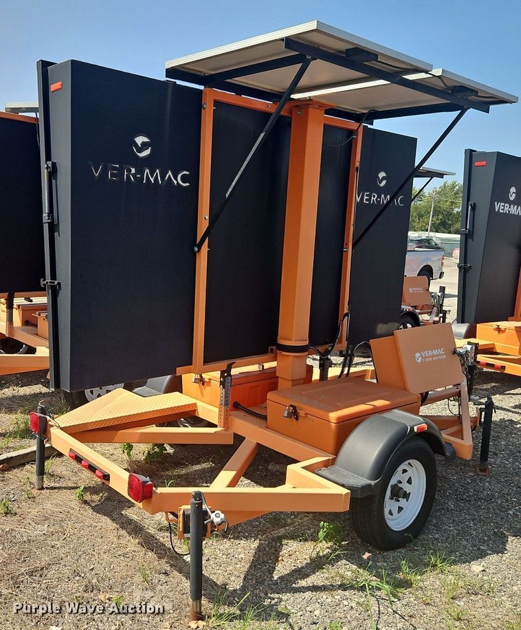 image for item EI8334 2013 Ver-Mac PCMS1210 message board trailer