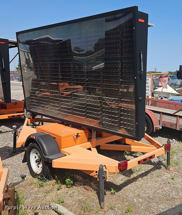 image for item EI8334 2013 Ver-Mac PCMS1210 message board trailer