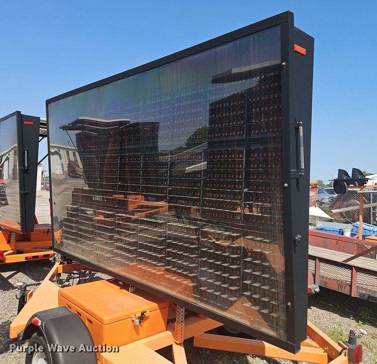 image for item EI8334 2013 Ver-Mac PCMS1210 message board trailer